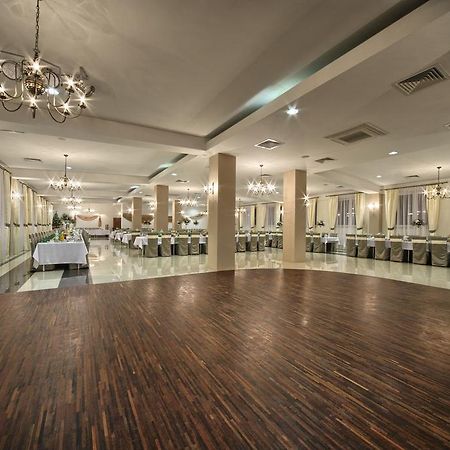 Hotel Stara Fabryka Malogoszcz ภายนอก รูปภาพ