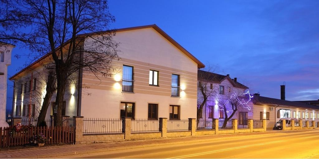 Hotel Stara Fabryka Malogoszcz ภายนอก รูปภาพ