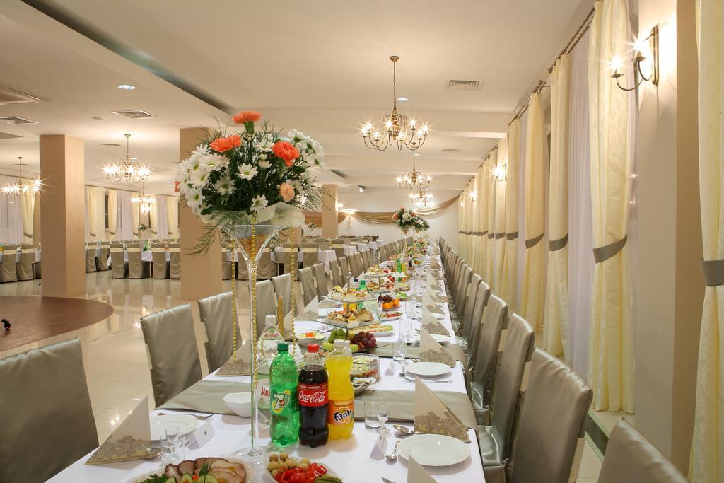 Hotel Stara Fabryka Malogoszcz ภายนอก รูปภาพ